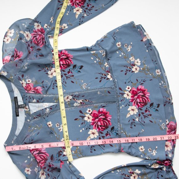 White House Black Market Blouse Tiered Sleeve Top Floral Shirt Blue Pink Size XS - Picture 7 of 7